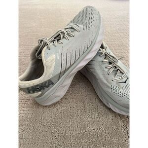 Women hoka one shoes